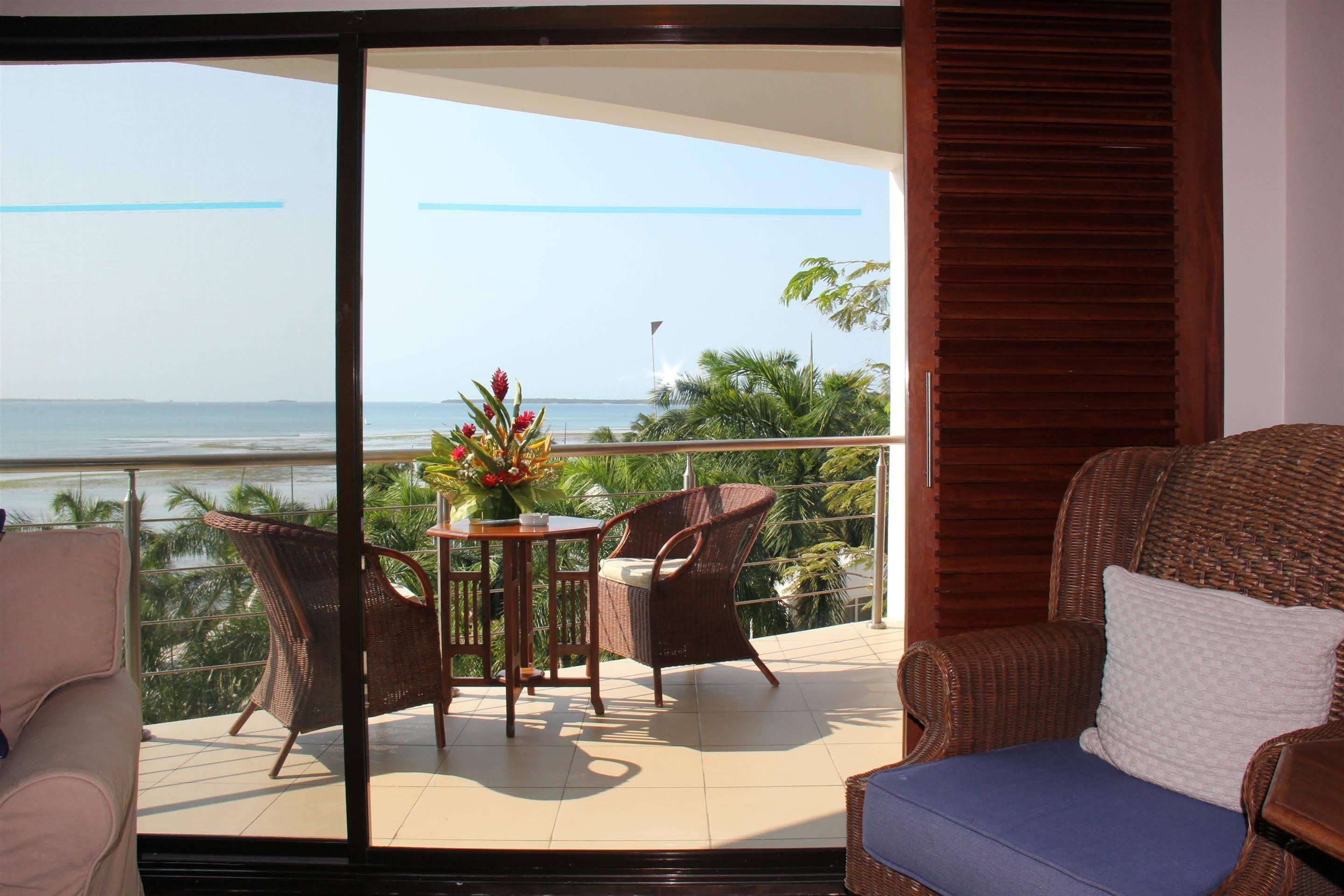 Coral Beach Hotel Νταρ ες Σαλάμ Εξωτερικό φωτογραφία
