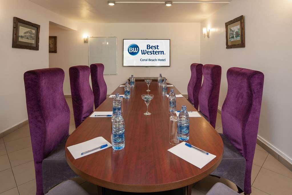 Coral Beach Hotel Νταρ ες Σαλάμ Ανέσεις φωτογραφία