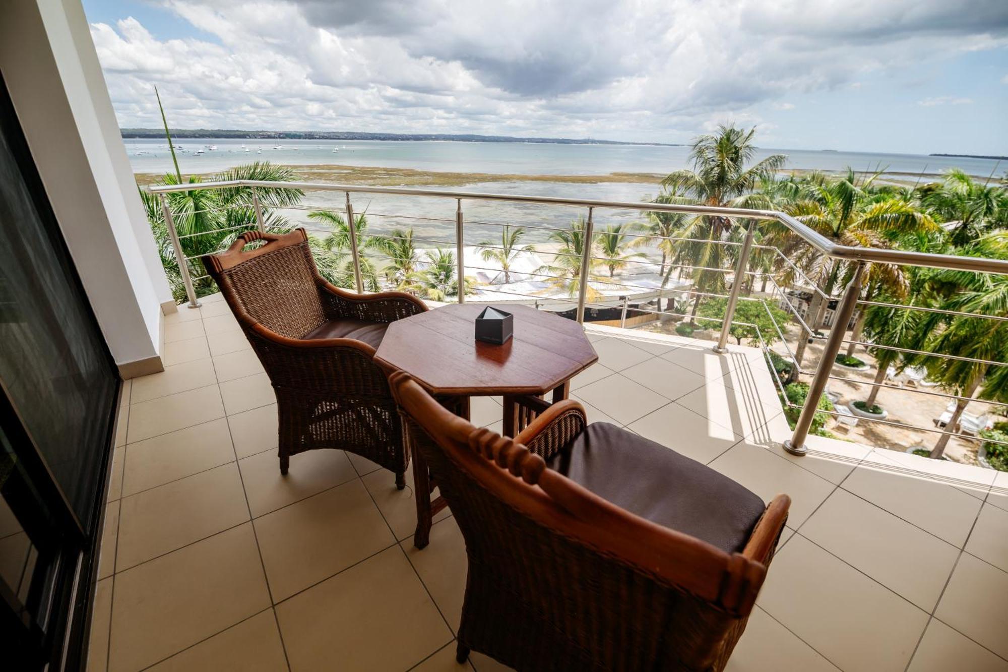 Coral Beach Hotel Νταρ ες Σαλάμ Εξωτερικό φωτογραφία